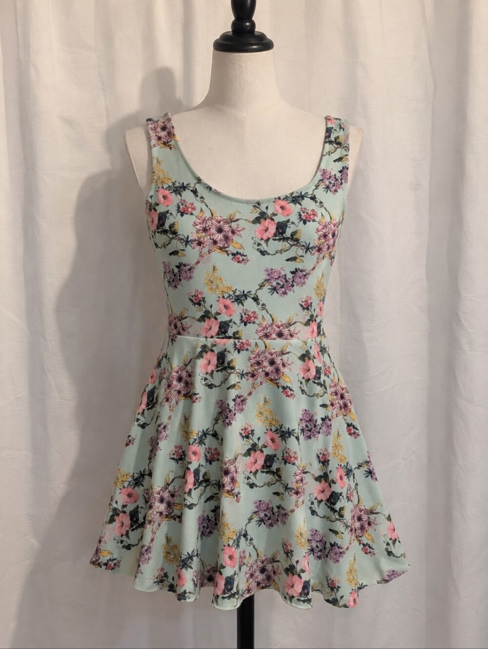 ✨4/$18✨H&M Divided Mint Floral Fit & Flare Skater Dress Size 8